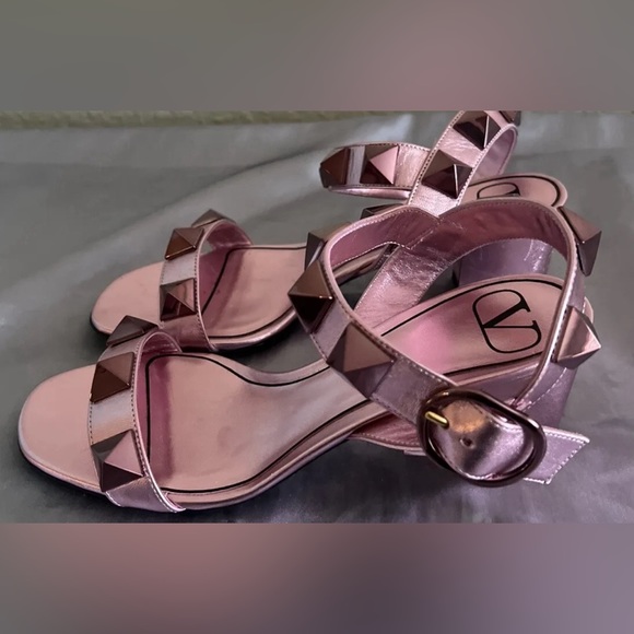 Valentino Garavani Roman Pink Metallic Block Heel Sandals  $1150 - Picture 10 of 11